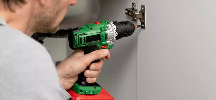 Commercial Door Hinge Repair Anjou